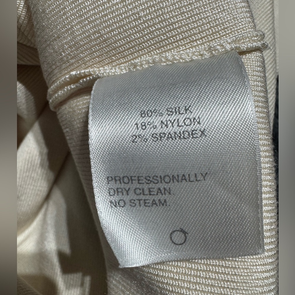 Classiques Entier Turtleneck Sweater - Picture 3 of 4